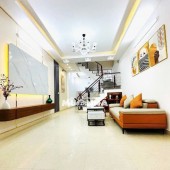 THÁI HÀ - TÂY SƠN: Nhà 60m2, 2Thoáng; Ngõ thông; Gần phố; Ô TÔ dừng đỗ trước cửa ngày đêm